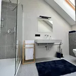 Zeglarskie Z Widokiem Na Jezioro