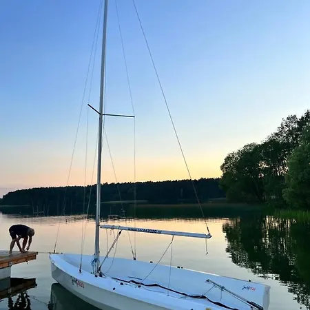 Panzió Zeglarskie Z Widokiem Na Jezioro Pluski