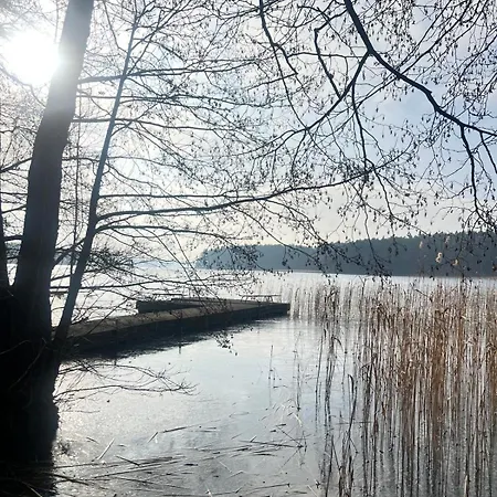 Zeglarskie Z Widokiem Na Jezioro *