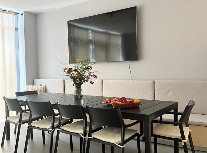 Zeglarskie Z Widokiem Na Jezioro