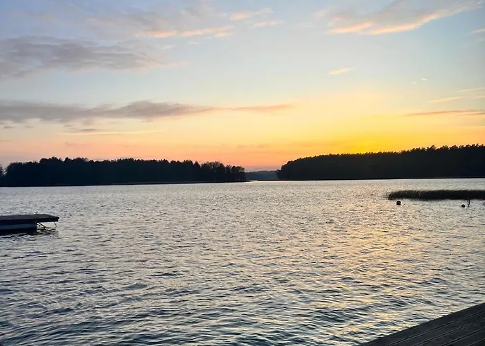 Zeglarskie Z Widokiem Na Jezioro Bed & Breakfast 3*